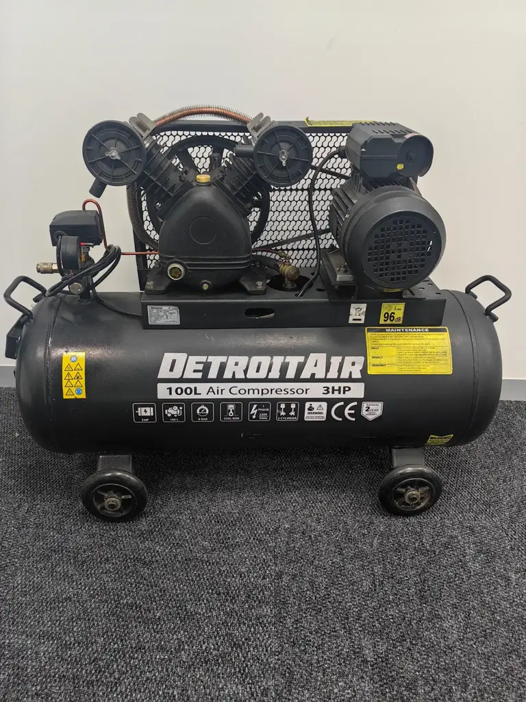 Direct Driven Compressor Detroit 100L 3Hp