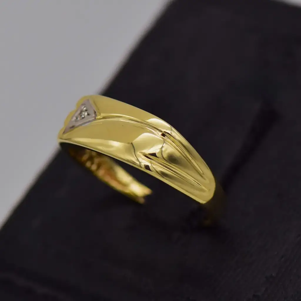 9ct Yellow Gold Men's Ring - View 3
