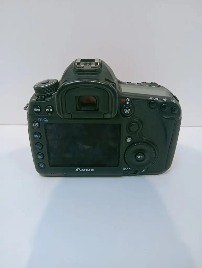 Eos 5D Mark Iii Plus Canon 50Mm Lens - View 4