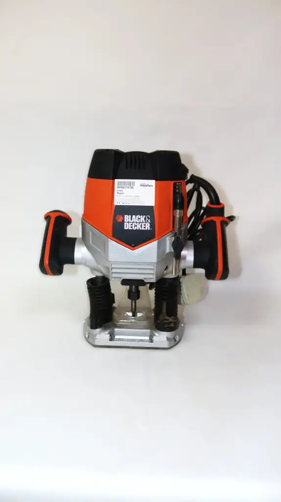 Black & Decker Kw900e 1200W Plunge Router