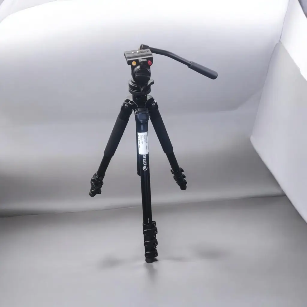 Regal Premium Tripod - View 3