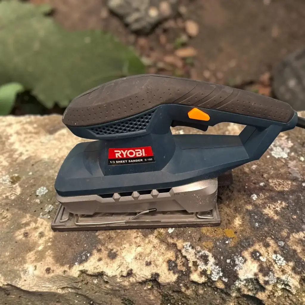 Ryobi 1/3 Sheet Sander