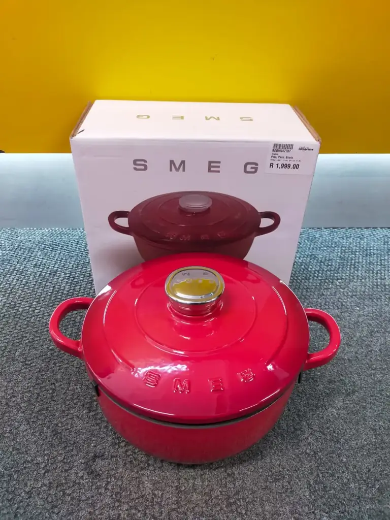 Smeg 24Cm Cast Iron Casserole