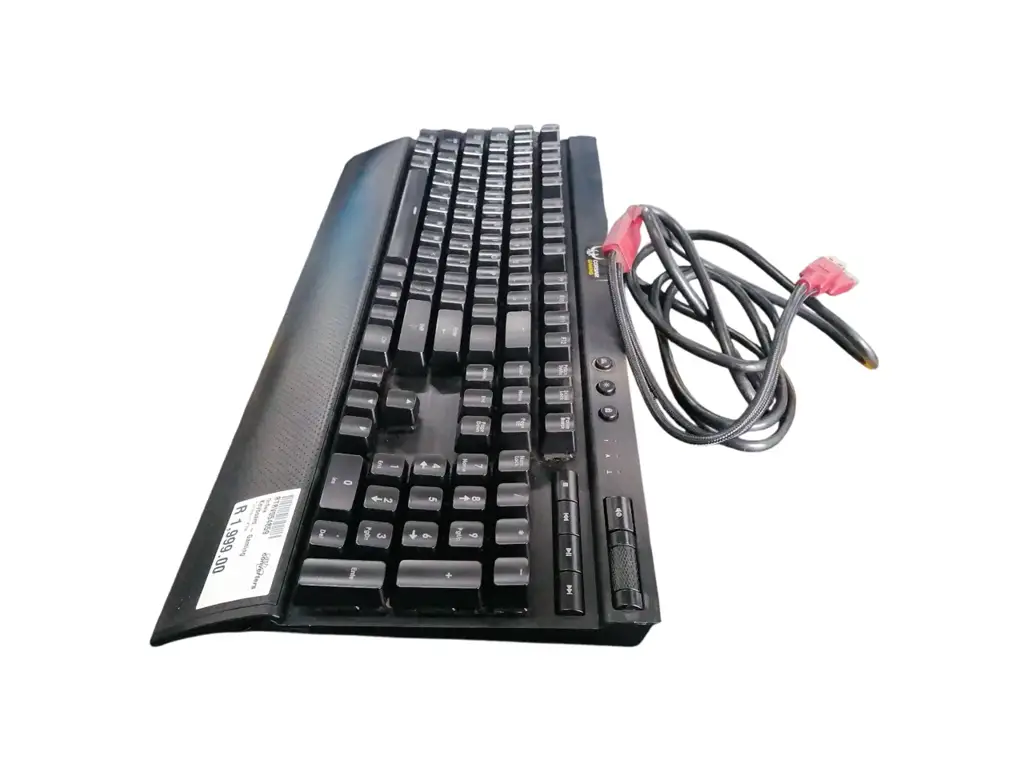 Corsair K70 Keyboard - View 2