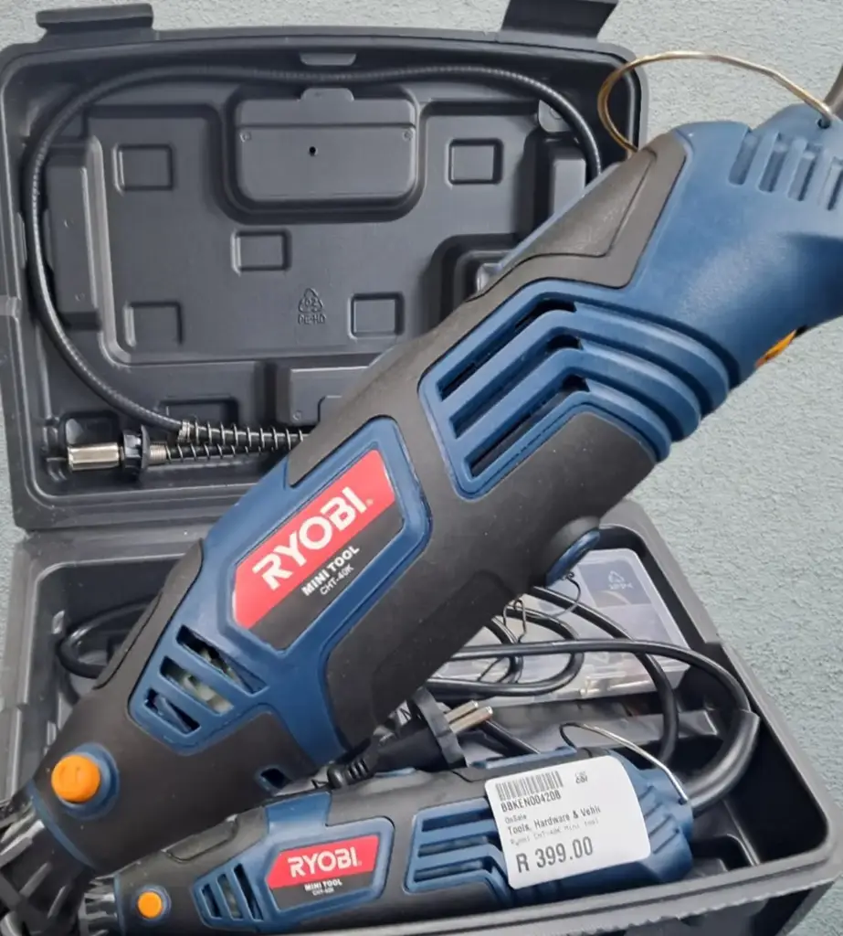 Ryobi Cht-40K Rotary Multi Tool Kit