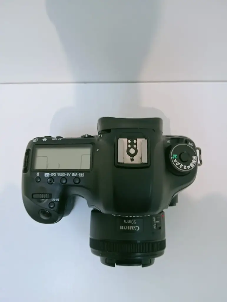 Eos 5D Mark Iii Plus Canon 50Mm Lens - View 3