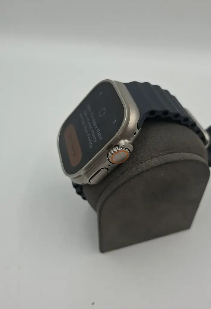 Apple Watch Ultra 1 - View 2