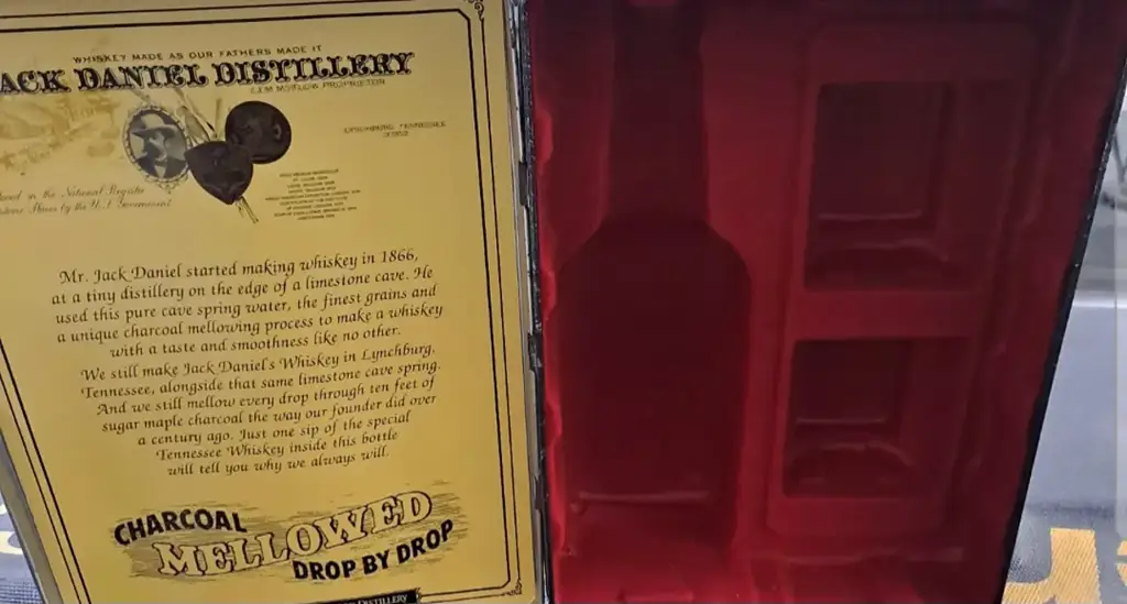 Jack Daniels Collectors Tin - View 3