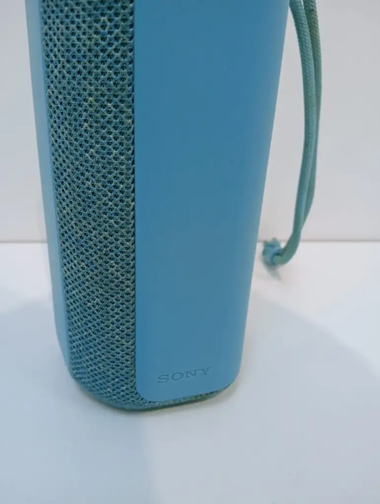 Sony Xe200 Bluetooth Speaker - View 2