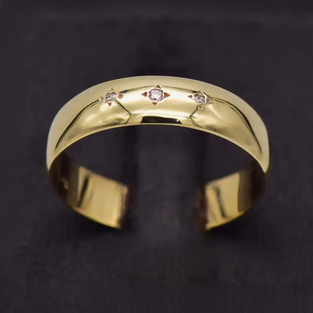 9ct Yellow Gold Wedding Band 3 Stones