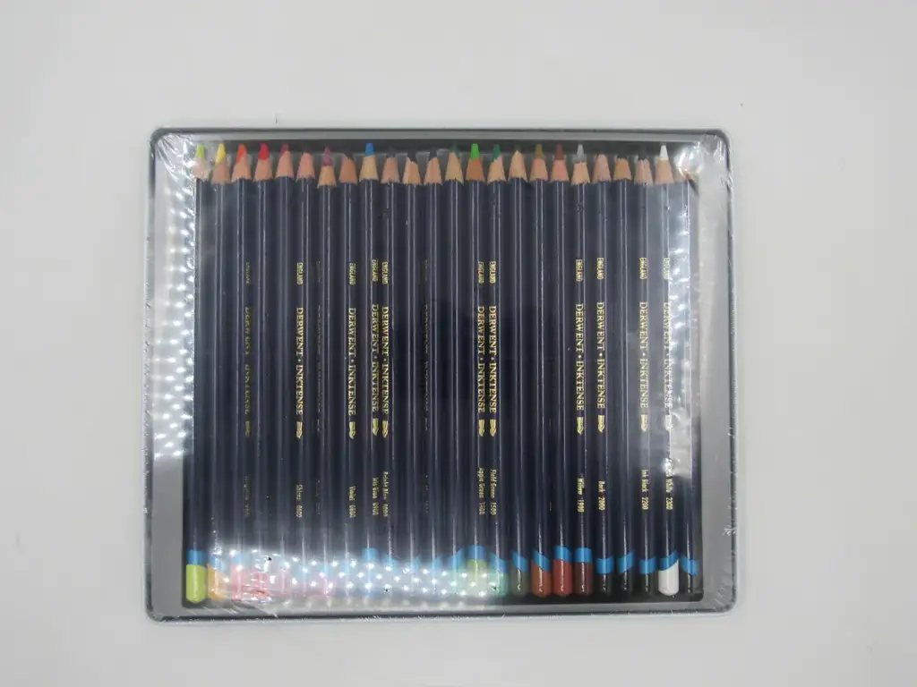 Derwent Inktense Pencil Set - View 3