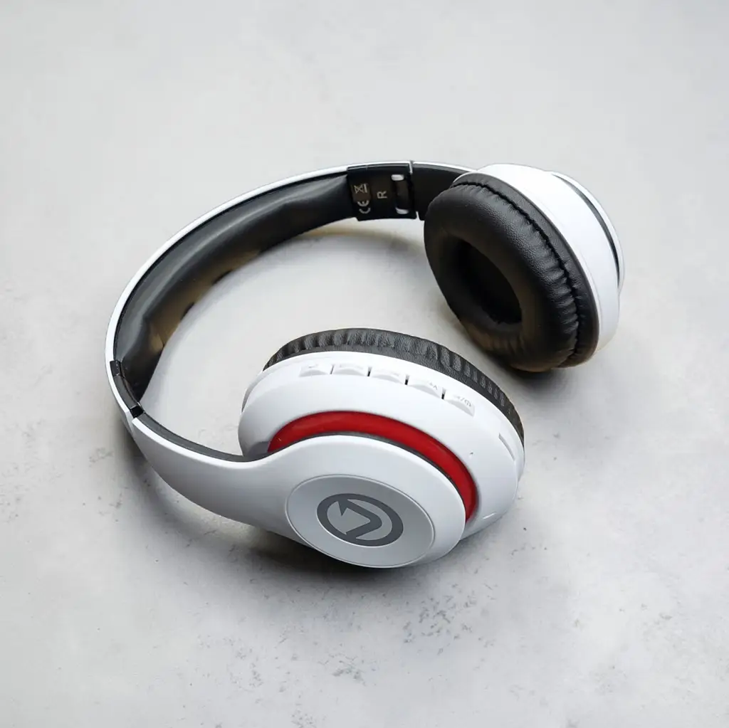 Volcano Impulse Vb-Vh102-Wt Bluetooth Headphones - View 2