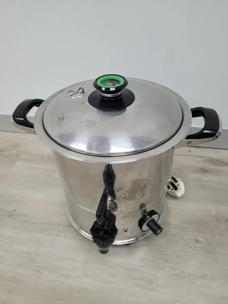 Amc 7.9 Litre Urn