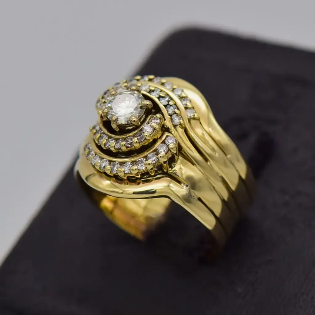 9ct Yellow Gold Wedding Ring 5 Piece - View 3