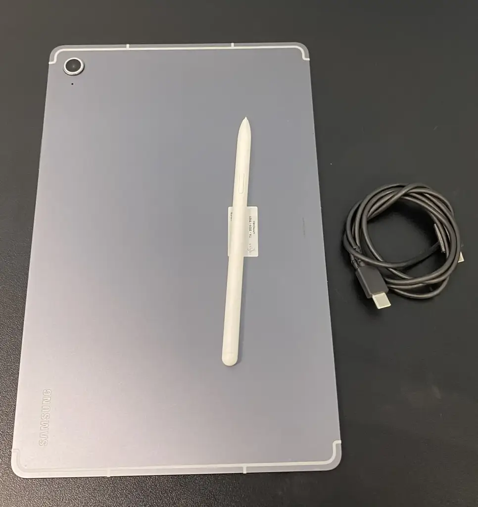 Samsung Galaxy Tab S10 Fe - View 2