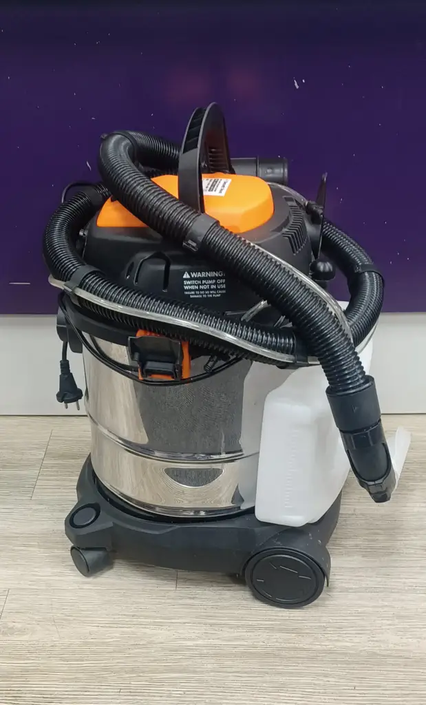 Bennett Read Titan Cleaner Vacuum Cleane