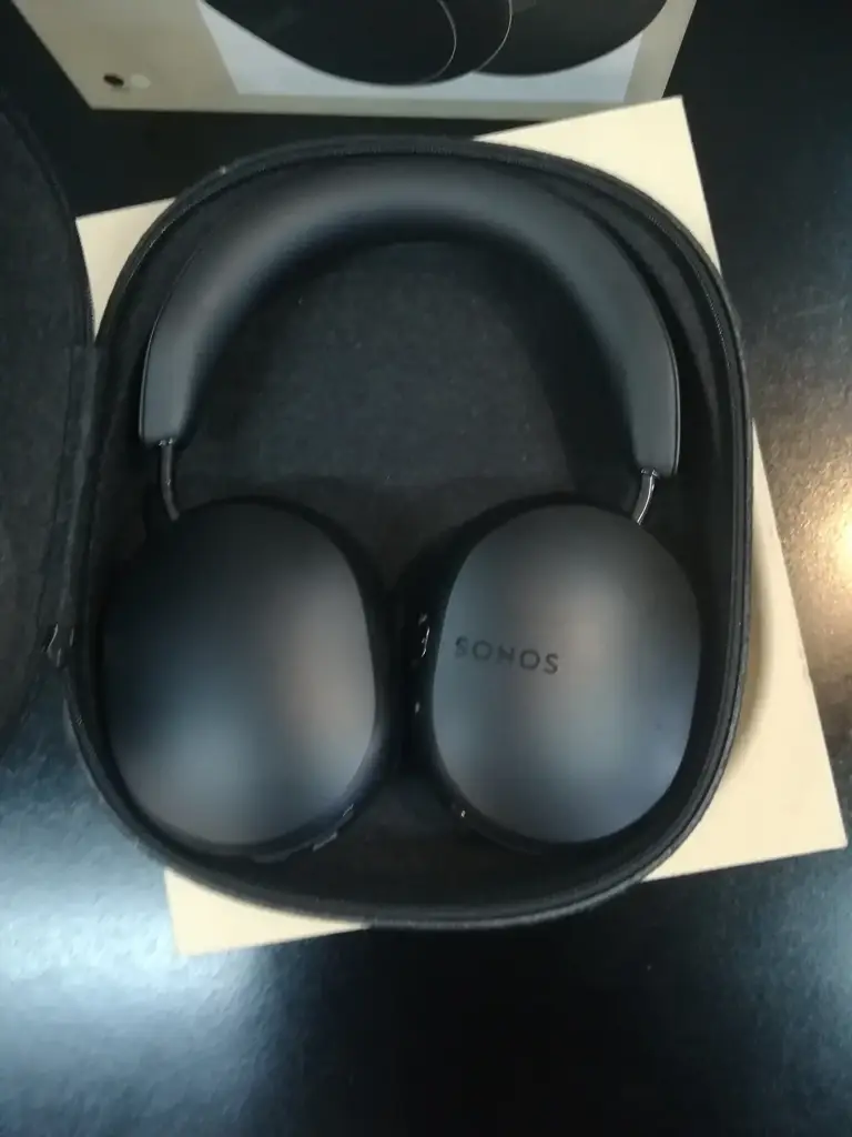 Sonos Ace Headsets - View 2