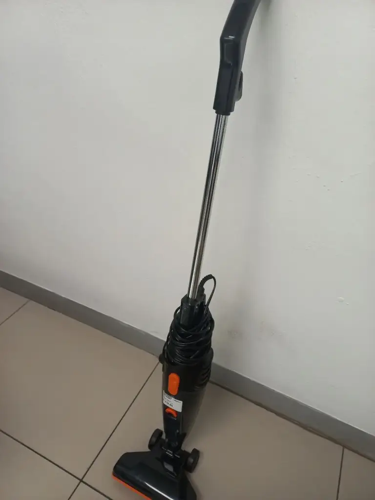 Bennete Read Vacuum Cleaner-Hjl1700-Pre Owned