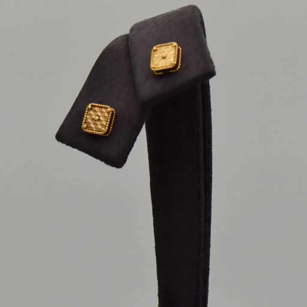 18ct Yellow Gold Stud Earrings