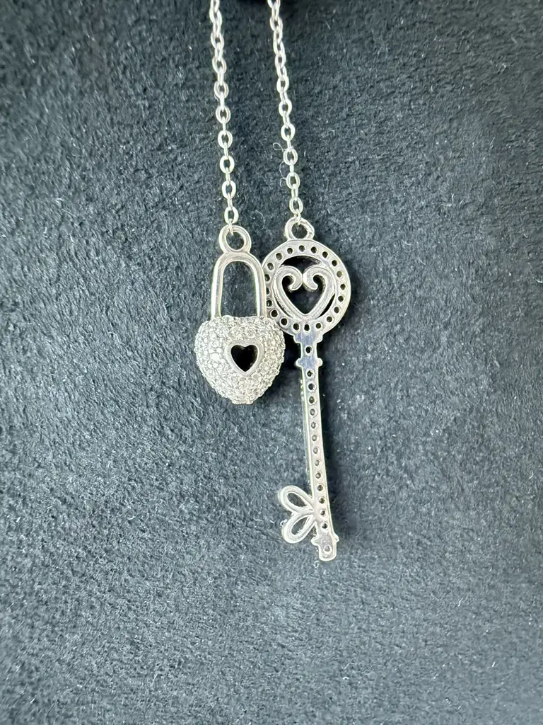 925 Heart Lock And Key Necklace - View 2