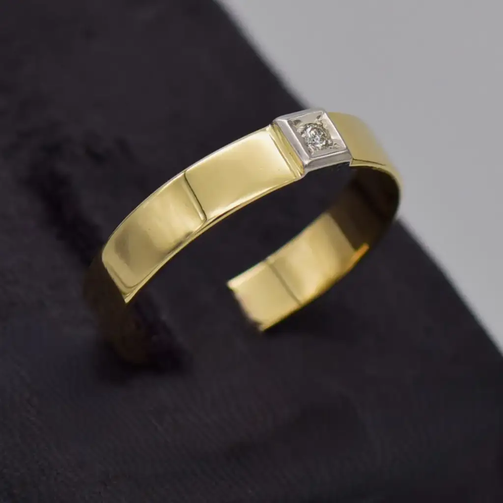 9ct Yellow Gold Engagement Ring - View 2