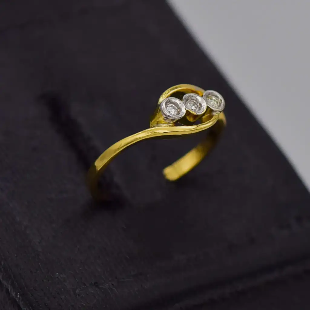 18ct Yellow Gold Dress Ring - View 2