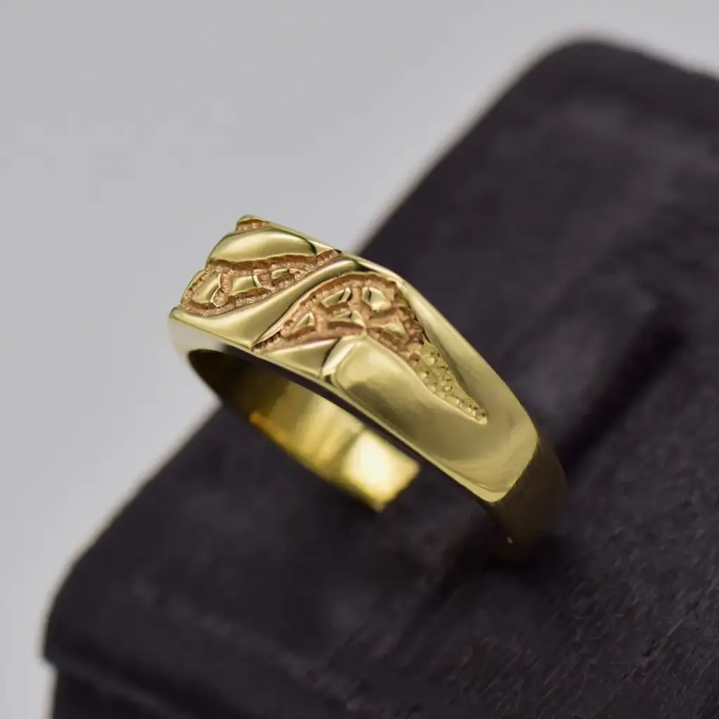 10ct Yellow Gold Men's Ring - View 3