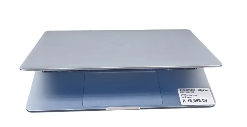 Macbook Air M4, 2025 Laptop - View 3