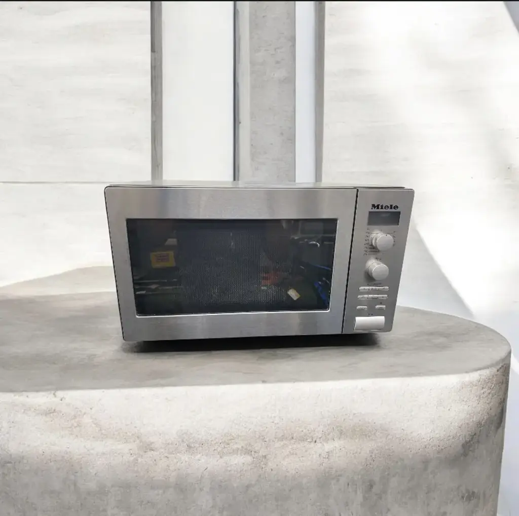 Miele M8201