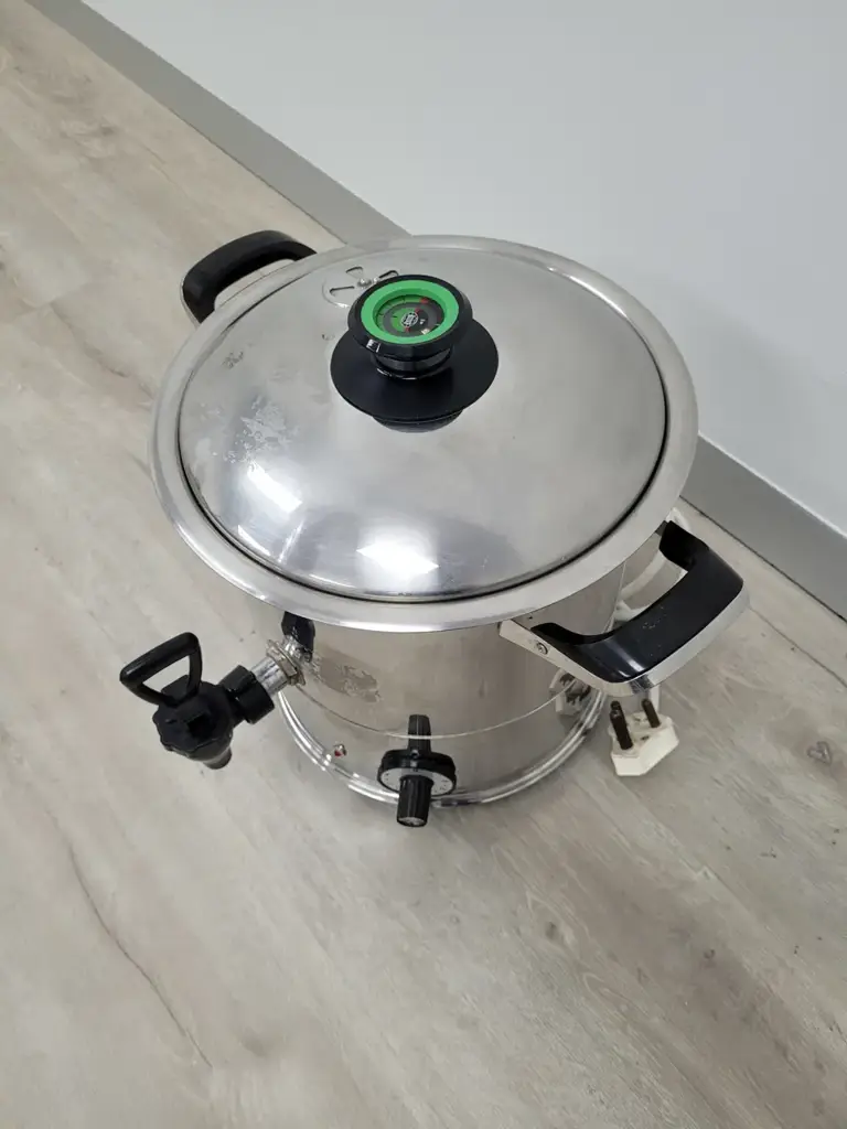 Amc 7.9 Litre Urn - View 2