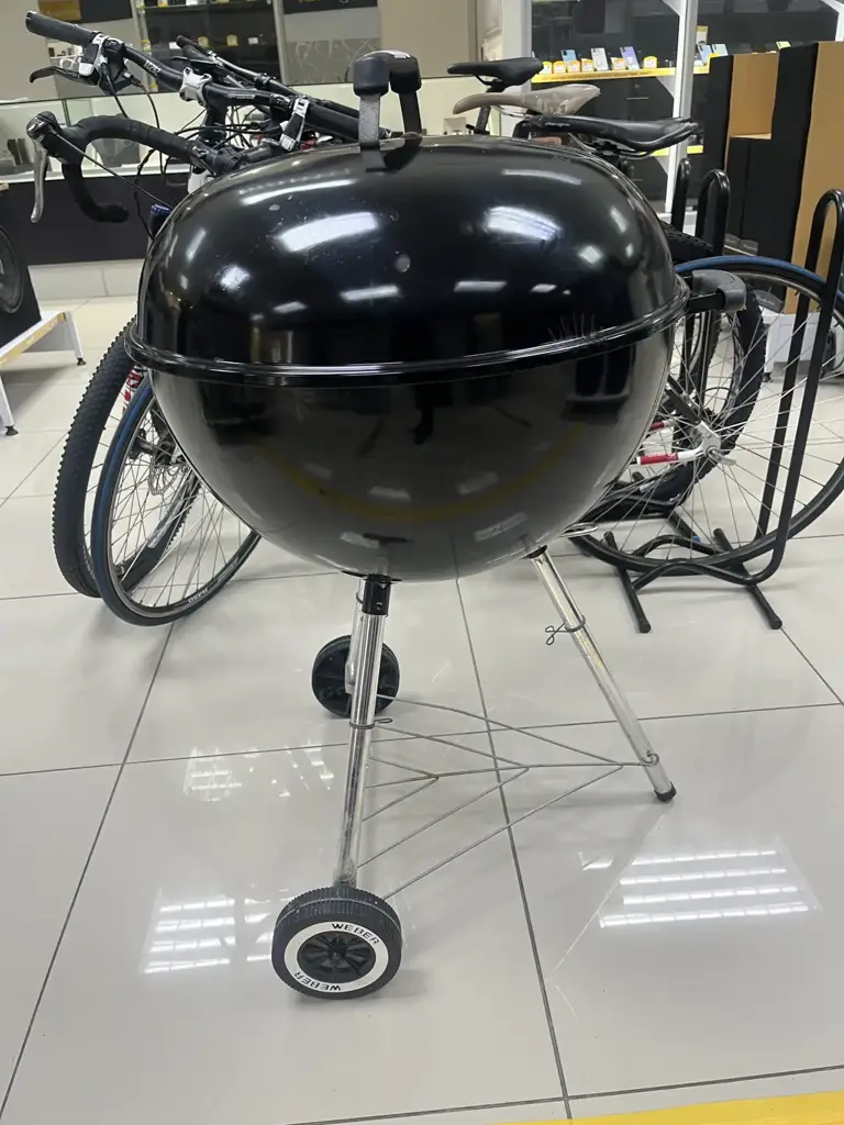 Weber Black Compact Kettle Grill 57Cm - View 2