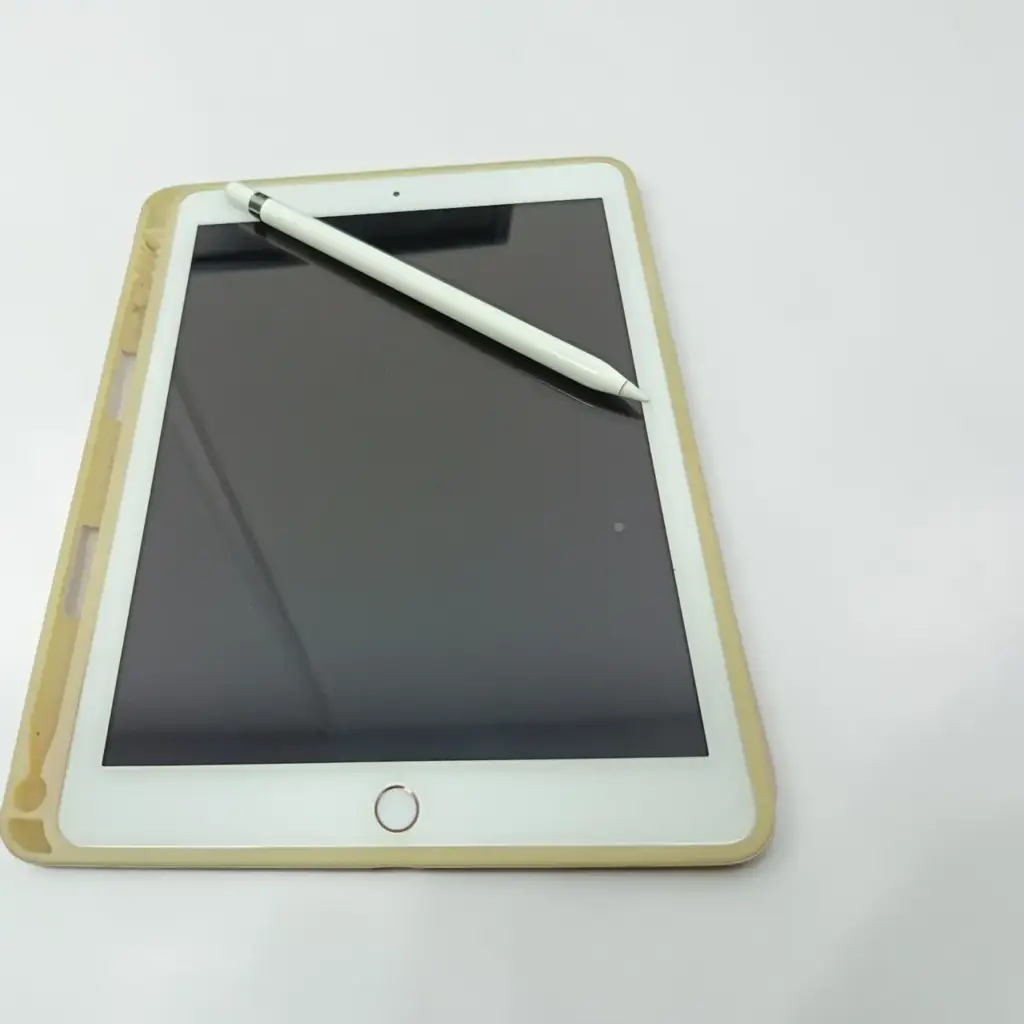 Apple Ipad (6Th Generation) - View 2