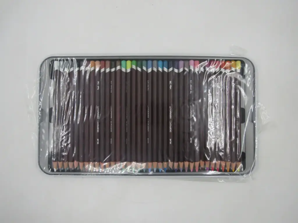 Derwent Coloursoft 36 Piece Pencil Specialised - View 2