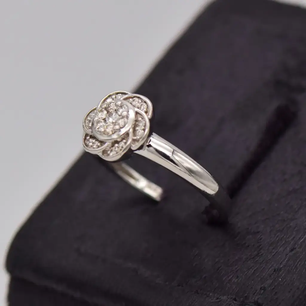 18ct White Gold Dress Ring - View 3