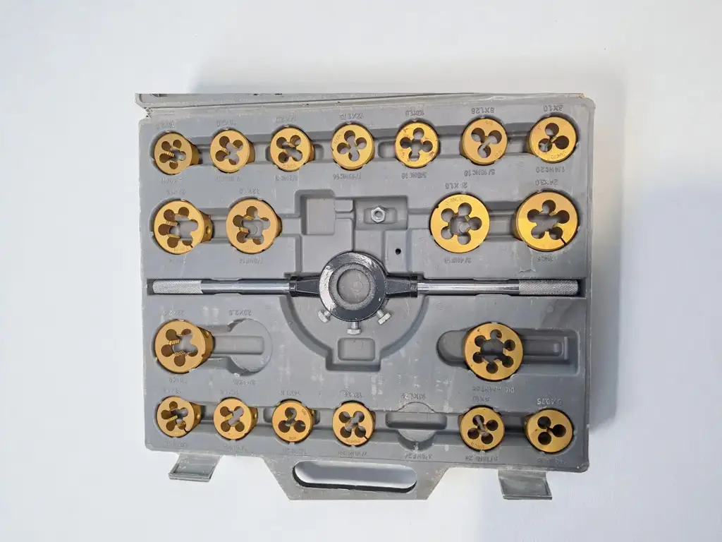 Tap & Die Set - View 3