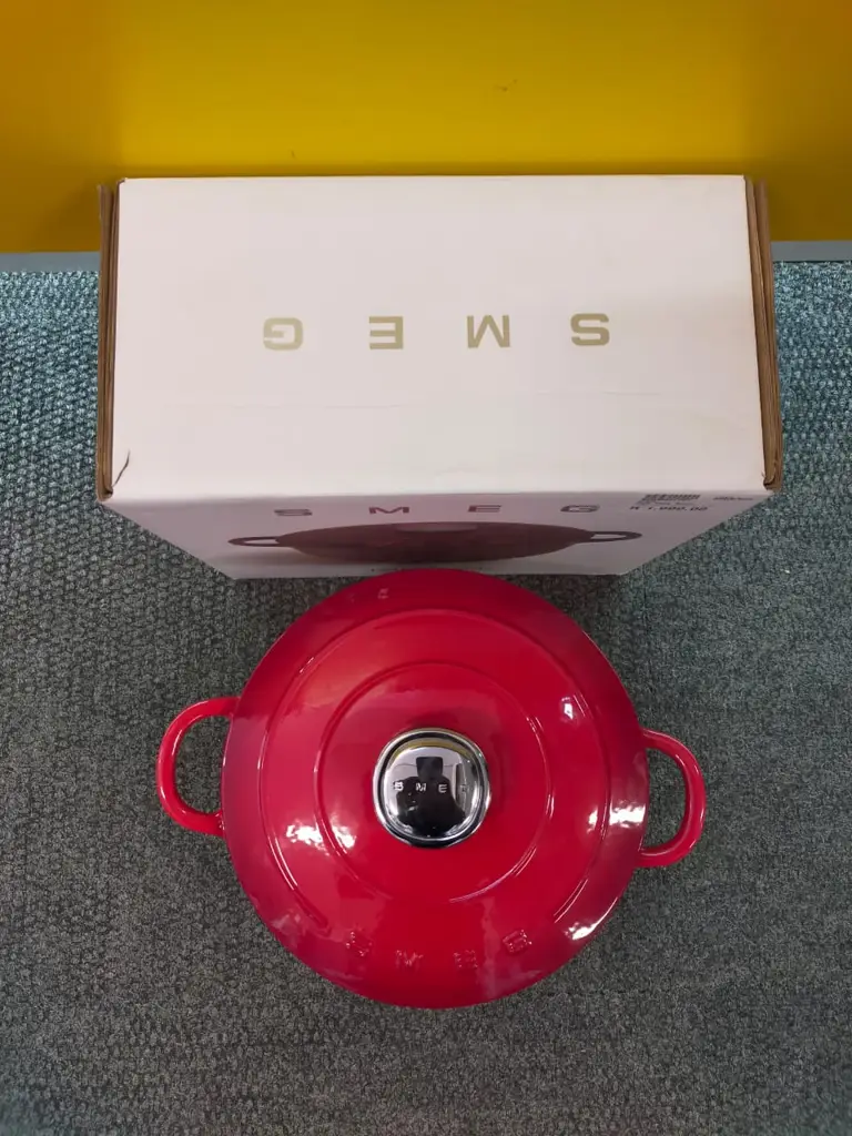 Smeg 24Cm Cast Iron Casserole - View 4