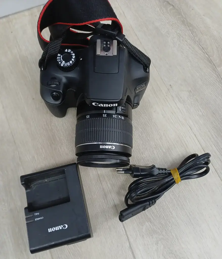 Canon 4000D Camera - View 3
