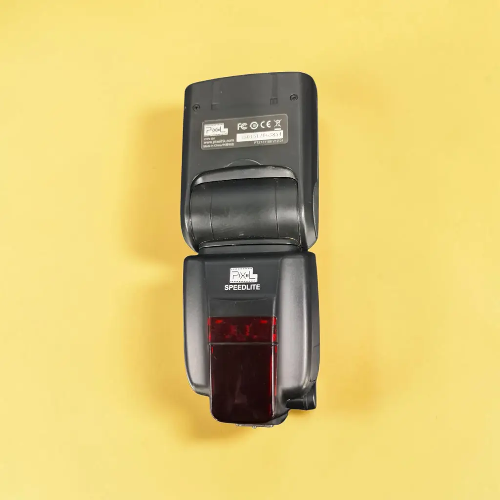 Pixel X800c Standard Flash Lighting - View 2
