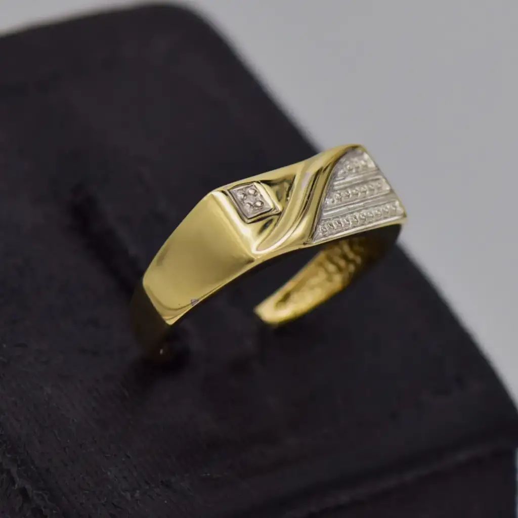 9ct Yellow Gold Men's Ring - View 2