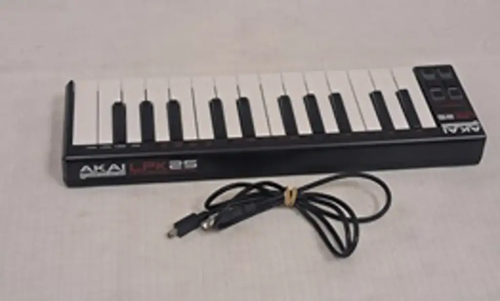 Akai Lpk25 Keyboard Misic - View 2