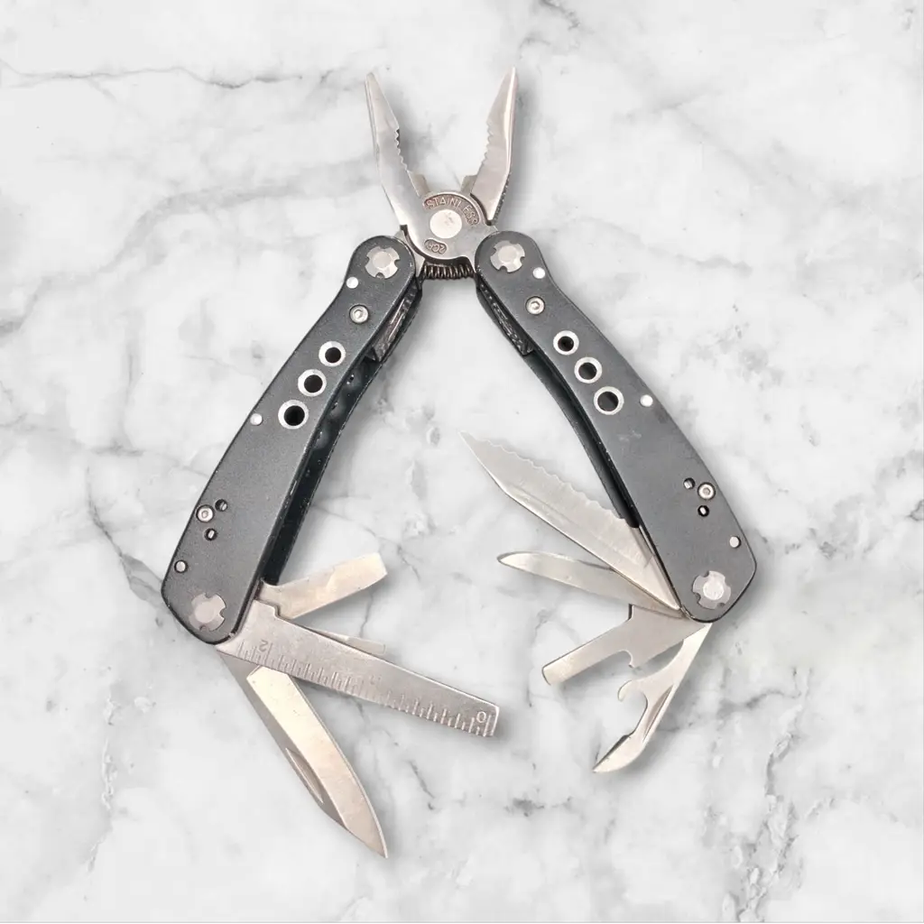 Voyager Black Knife