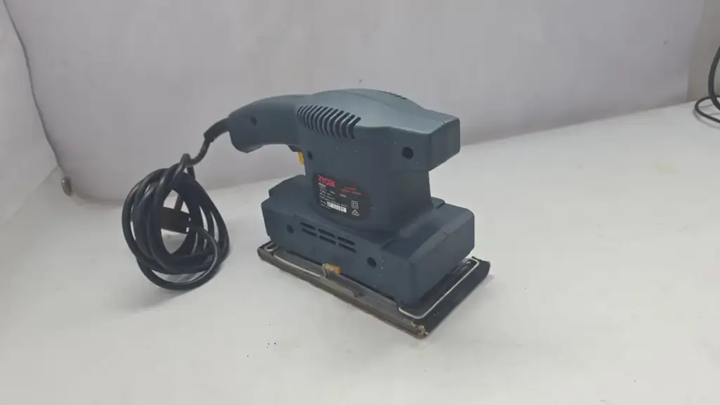 Ryobi 180W Sander - Hs335 - View 2