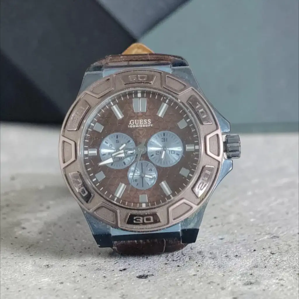Guess W0674g5 Watch