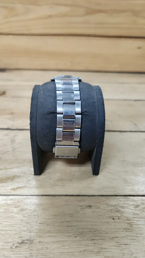 Accurist Mens Quartz Watch (Model Mb1076n) - View 2