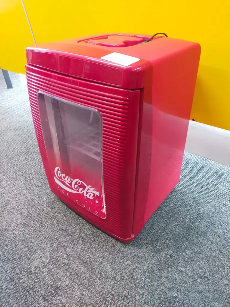 Cocacola 25L Mini Fridge - View 3