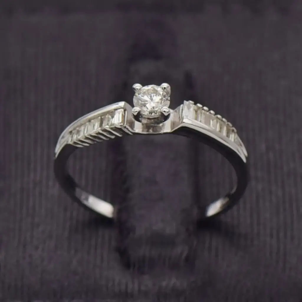 18ct White Gold Engagement Ring