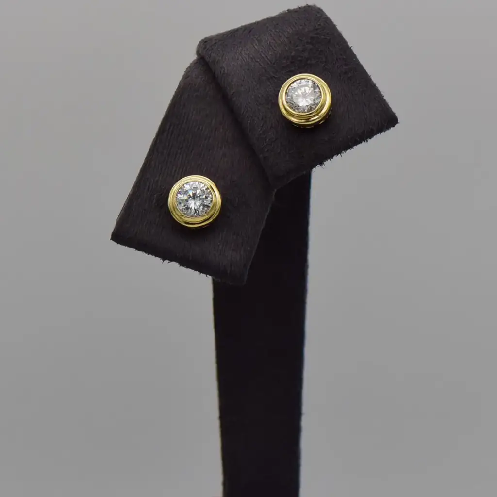 9ct Yellow Gold Stud Earrings