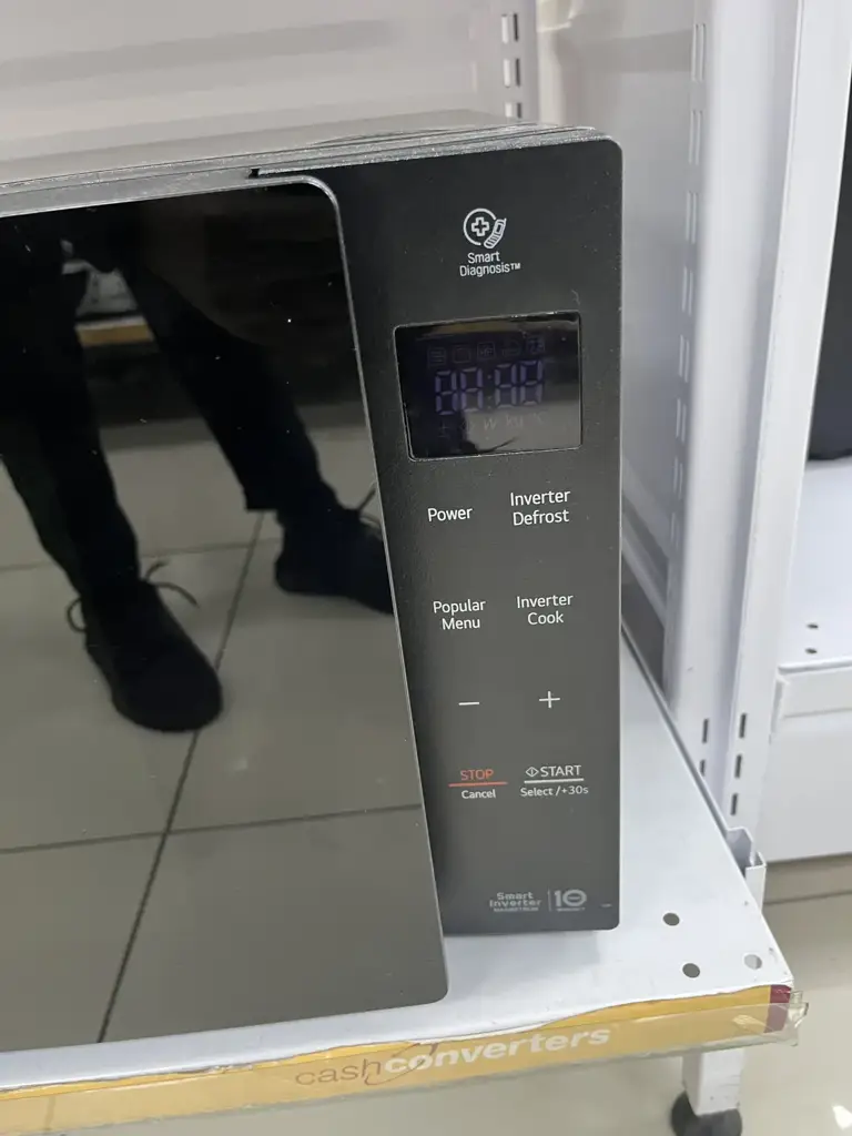 Lg 42L Neochef Smart Inverter Solo Microwave Oven In Black Finish Ms4235gis - View 2