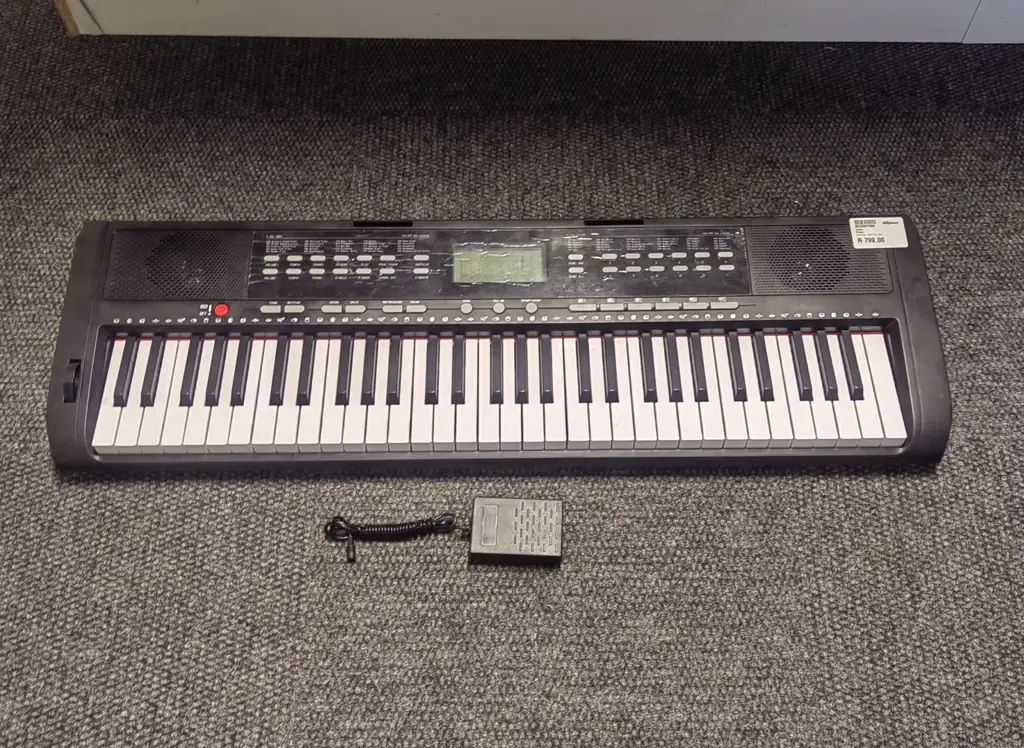 Sanchez 8610 61 Key Electronic Keyboard