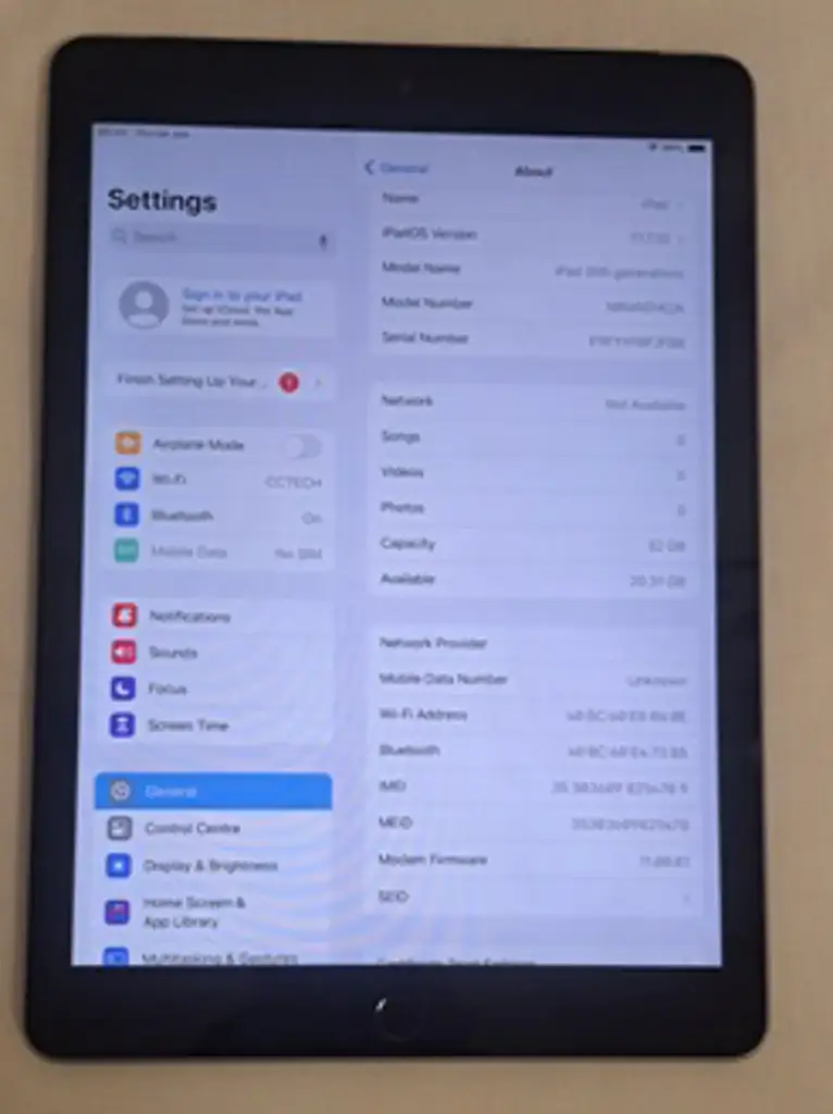 Apple Ipad (6Th Generation) - View 3